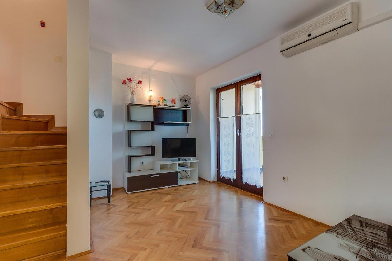 Oaza Apartment มาลีโลชินจ์ ภายนอก รูปภาพ